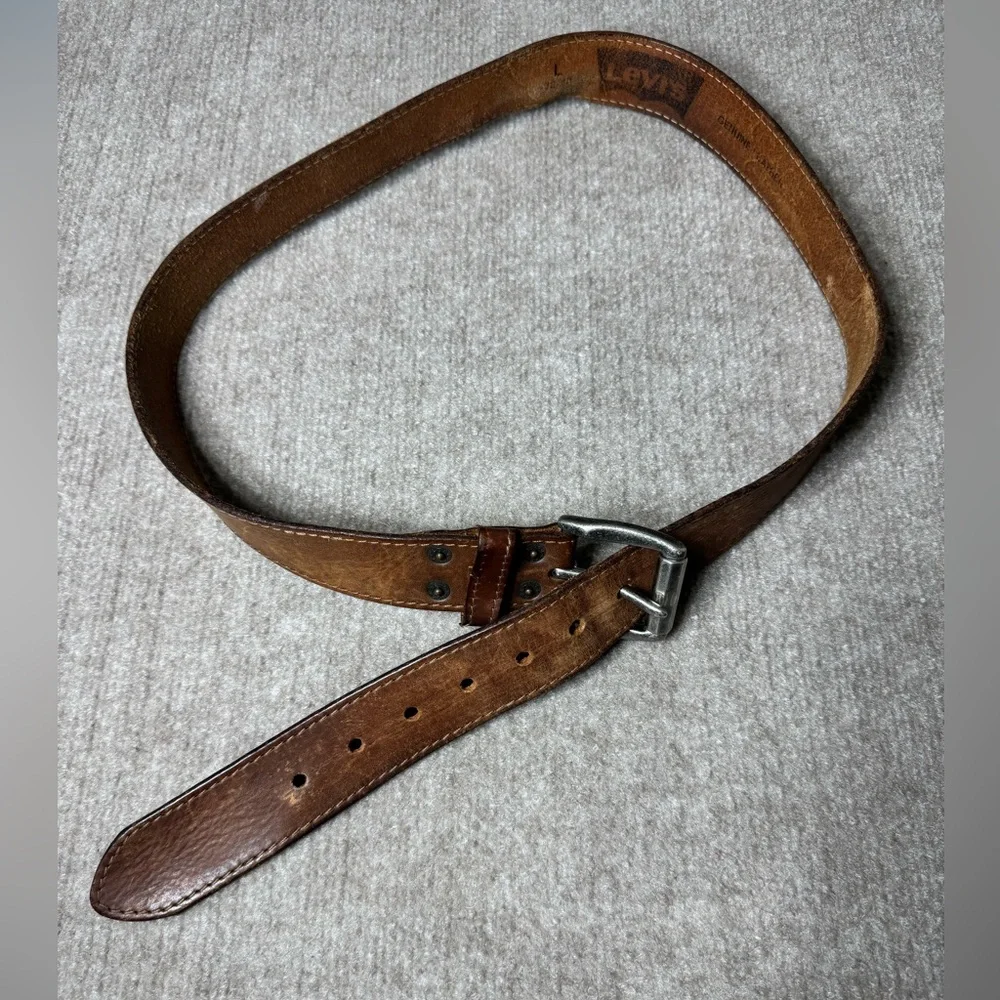 Levi’s Brown‎ Genuine Leather Belt Size 38-40 Sturdy Buckle